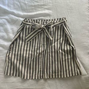 Stripped skirt kittenish size large